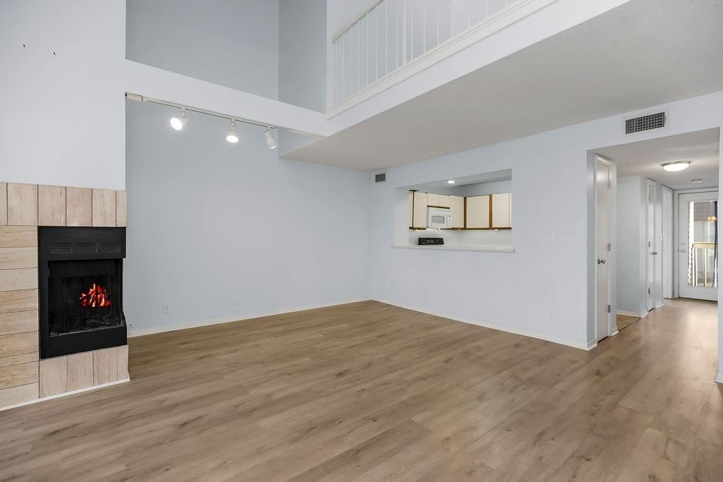 8757 W 106th Terrace — photo 3