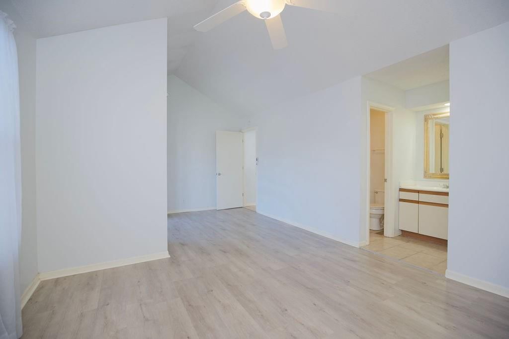 8757 W 106th Terrace — photo 16