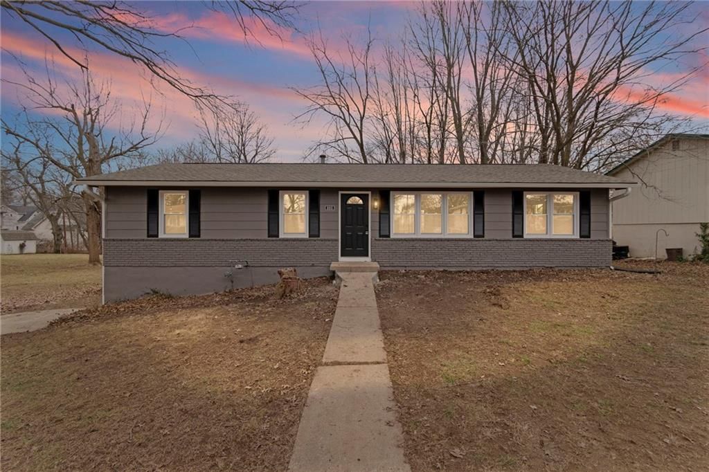 805 Howard Lane — photo 2