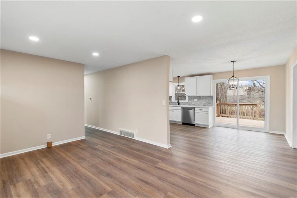 805 Howard Lane — photo 8