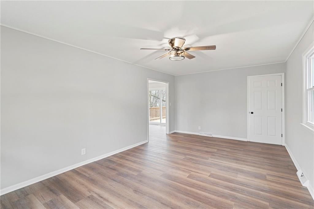 805 Howard Lane — photo 18