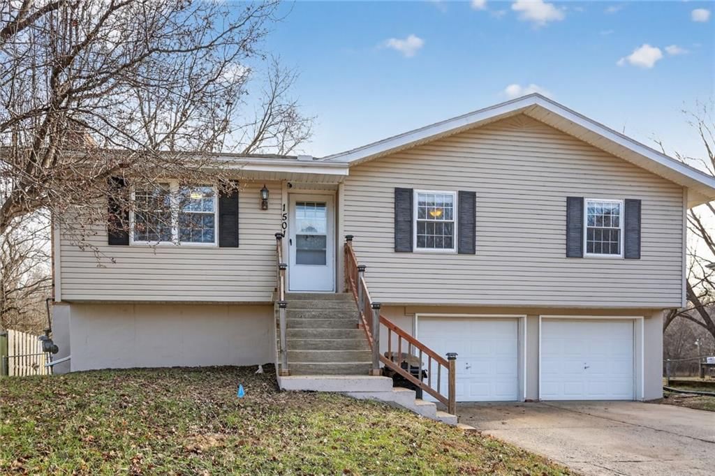 1501 SE 19th Street, Oak Grove, MO