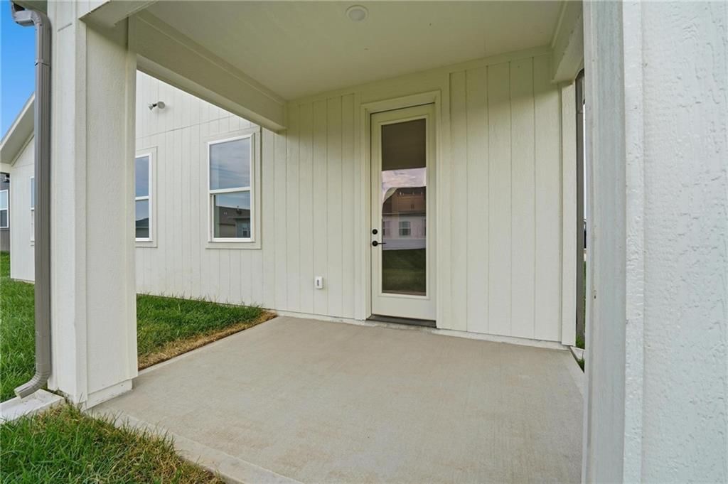 1390 N 163rd Street — photo 27
