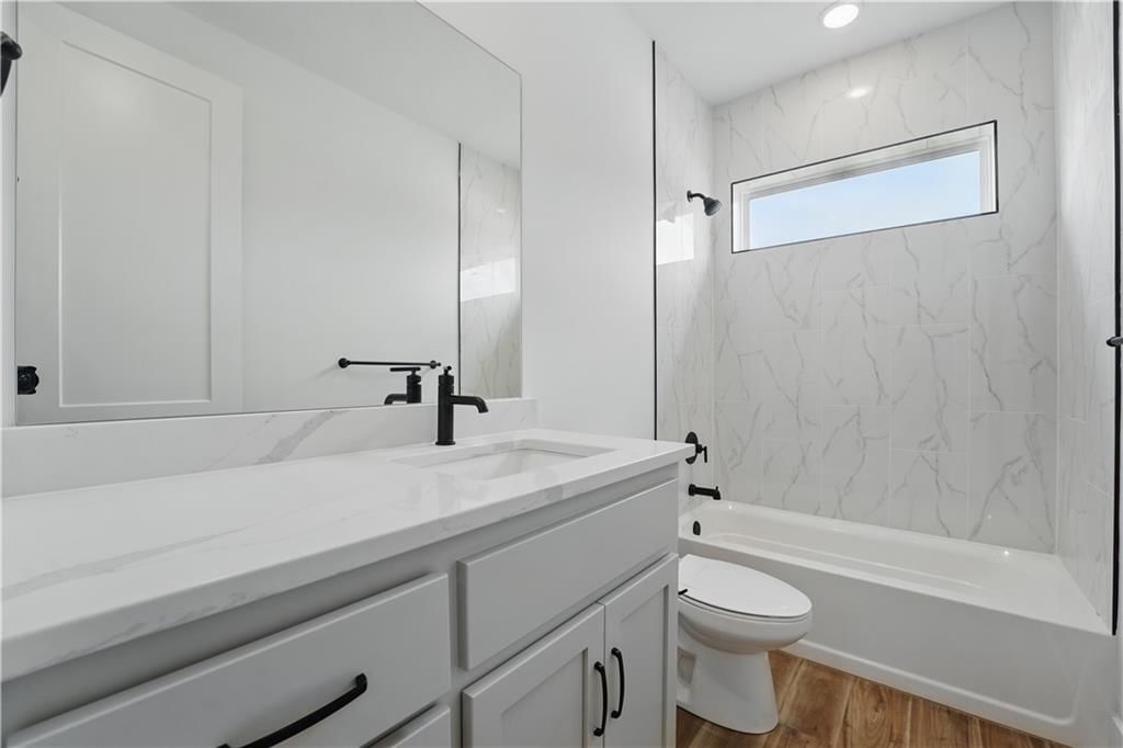 1432 N 162nd Terrace — photo 5