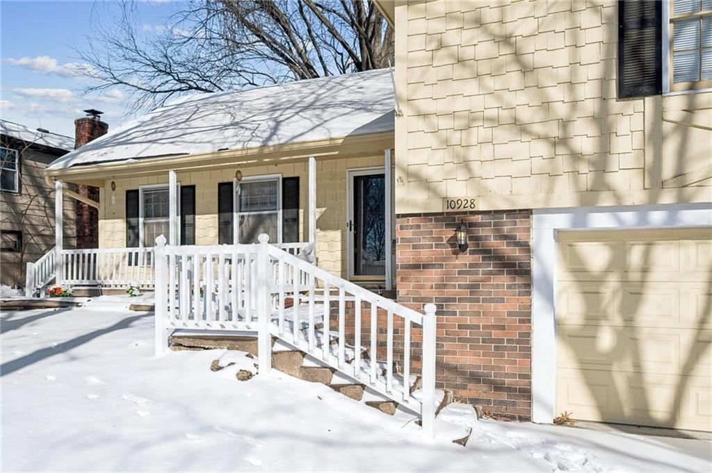 10928 W 91ST Street — photo 3