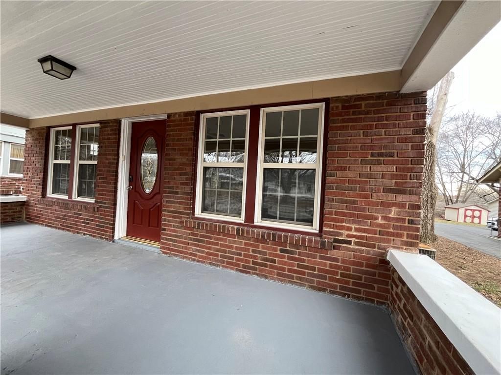 1321 W College Street — photo 3