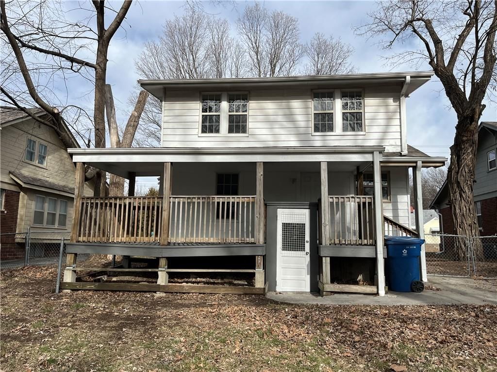1321 W College Street — photo 5