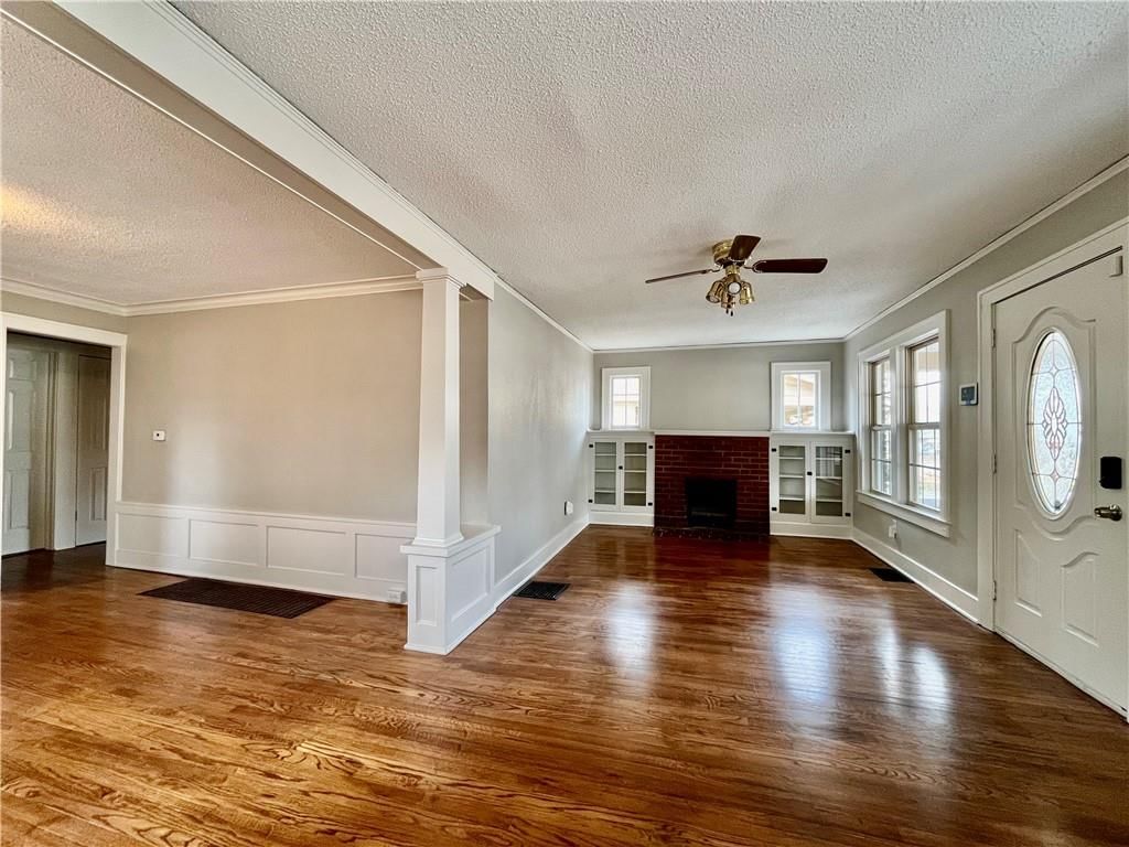 1321 W College Street — photo 8