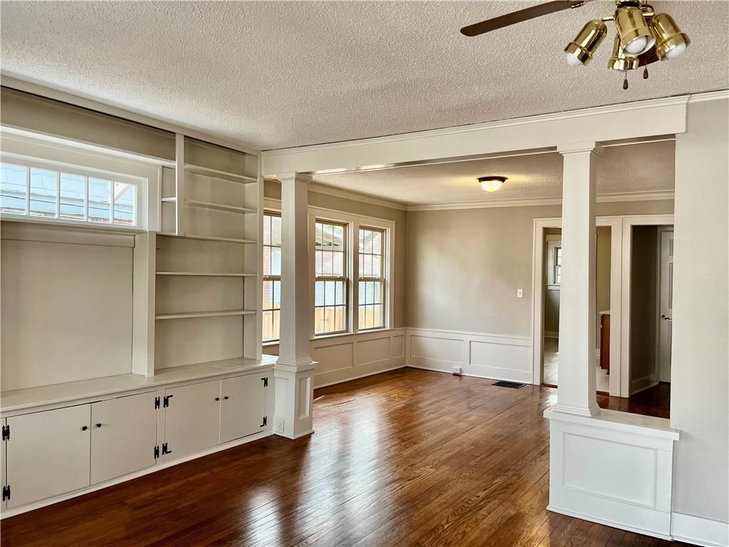 1321 W College Street — photo 11