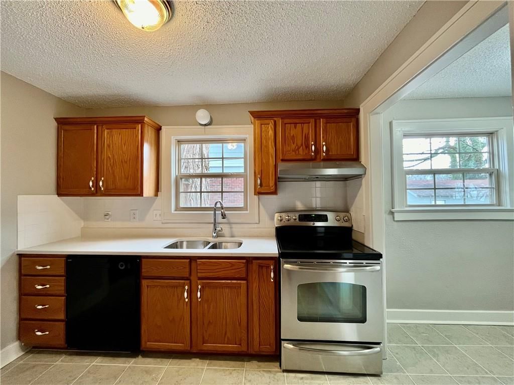 1321 W College Street — photo 16