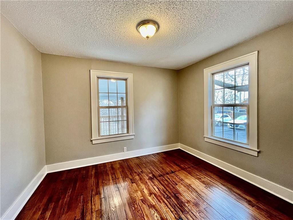 1321 W College Street — photo 21