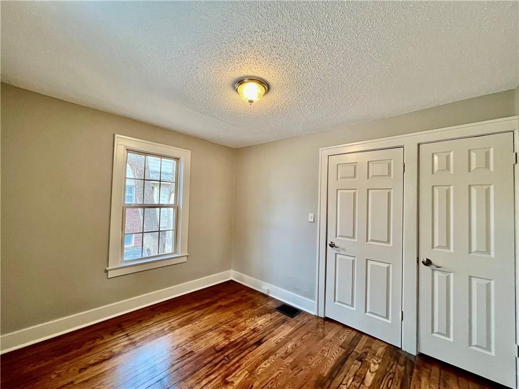 1321 W College Street — photo 23