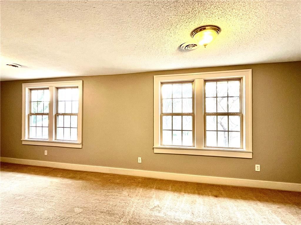1321 W College Street — photo 33