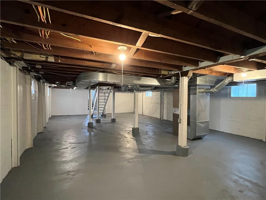 1321 W College Street — photo 40