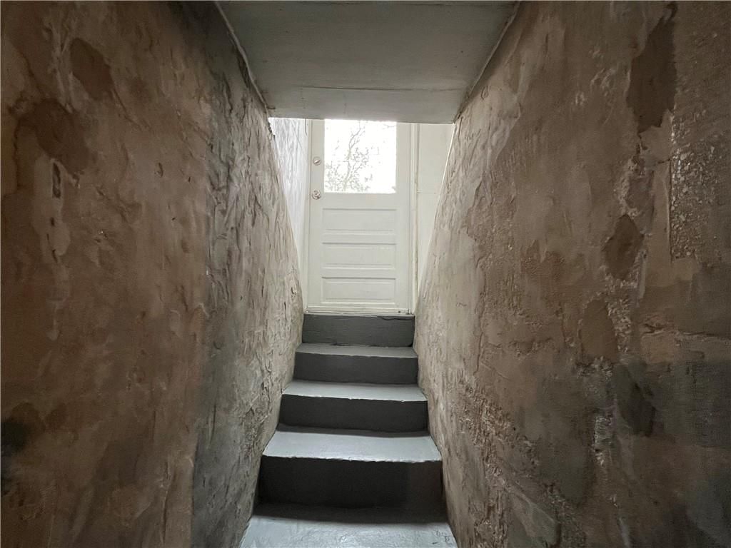 1321 W College Street — photo 42