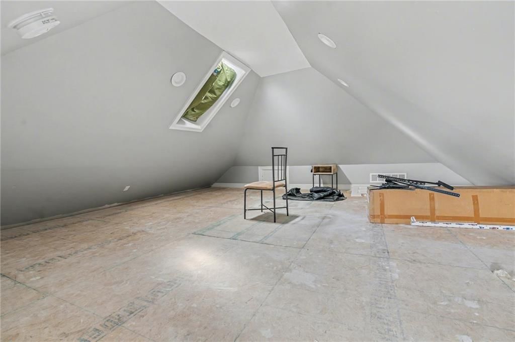 120 S Valley Street — photo 18