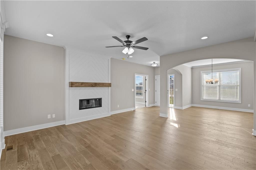 18580 W 169th Terrace — photo 4