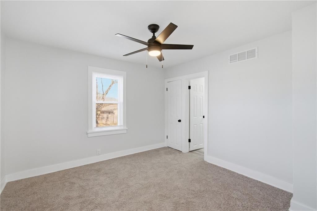 5357 N Bennington Avenue — photo 16