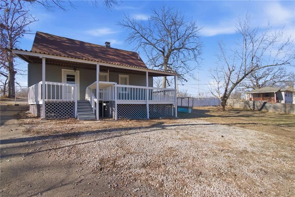 5357 N Bennington Avenue — photo 25