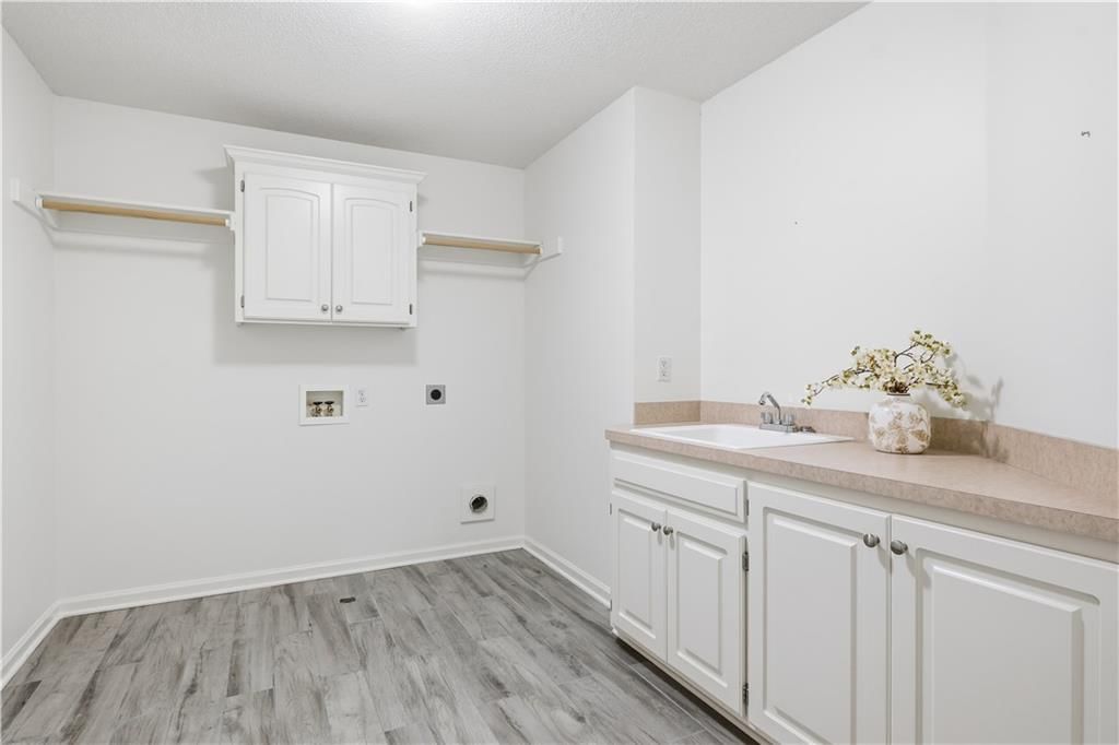 14213 Parkhill Street — photo 36