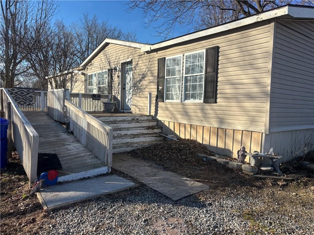 210 S Walnut Street — photo 2