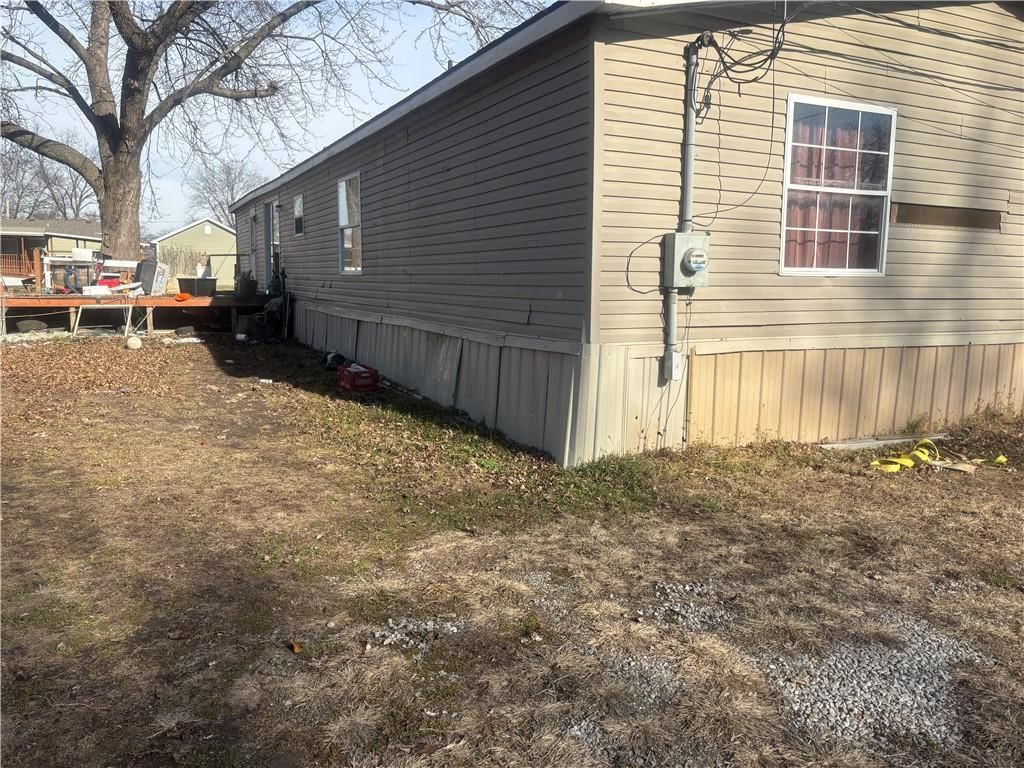 210 S Walnut Street — photo 4