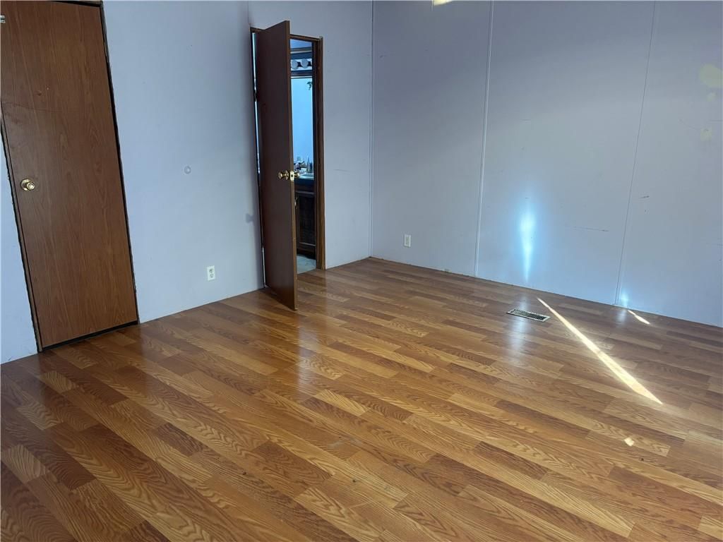 210 S Walnut Street — photo 7