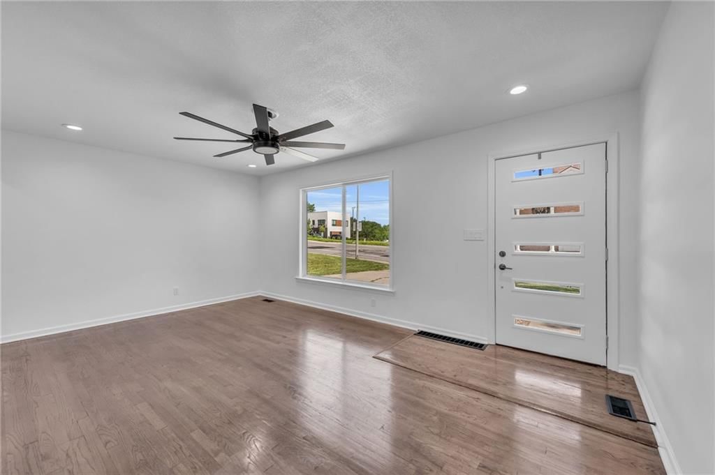 4709 W 75TH Street — photo 11