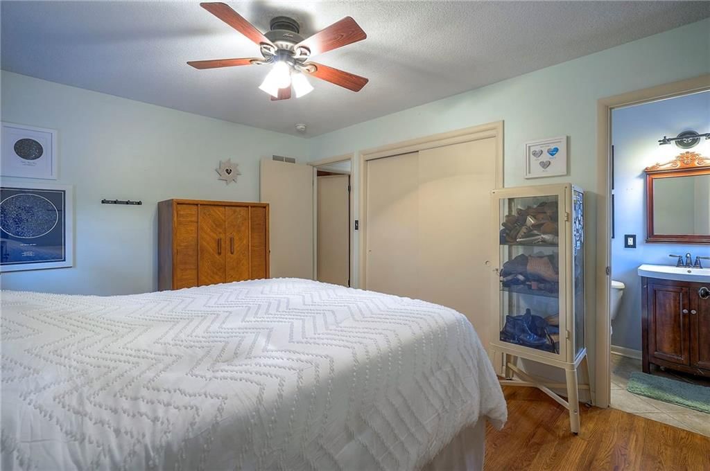508 E 109th Terrace — photo 11