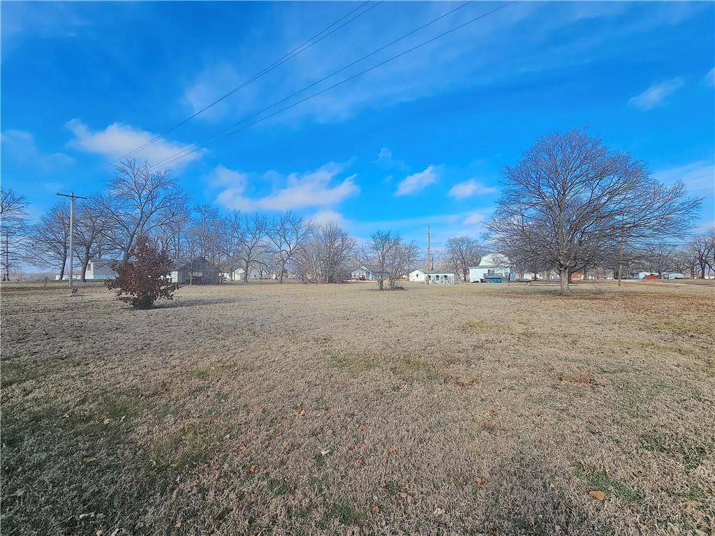 305 W 14th Avenue, Garnett, KS