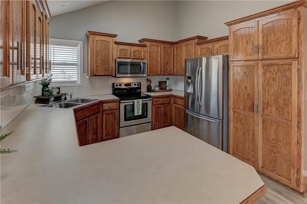 8716 N Paris Avenue — photo 14