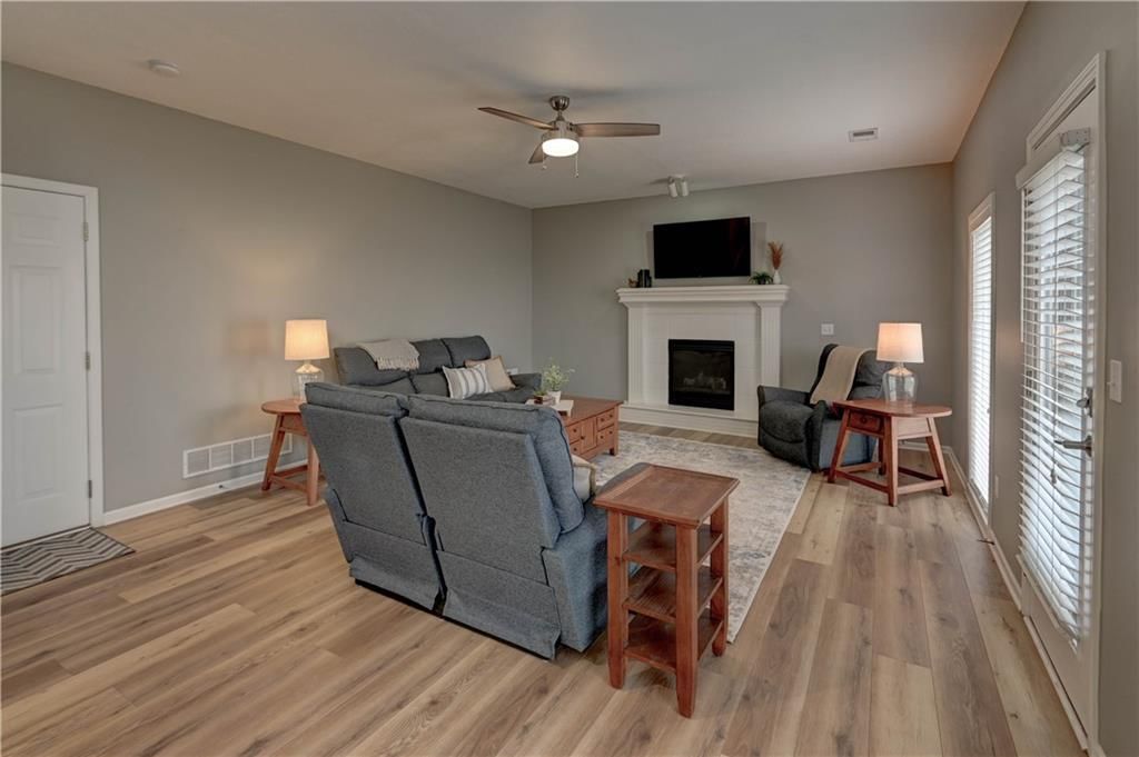 8716 N Paris Avenue — photo 26