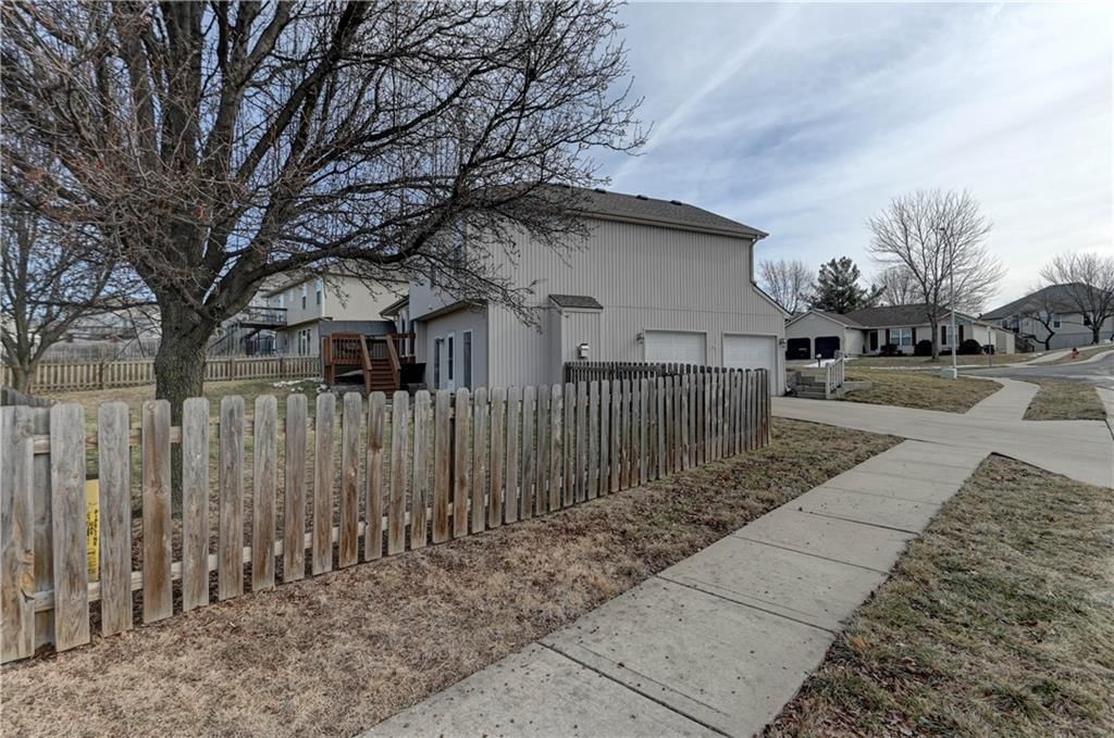 8716 N Paris Avenue — photo 62