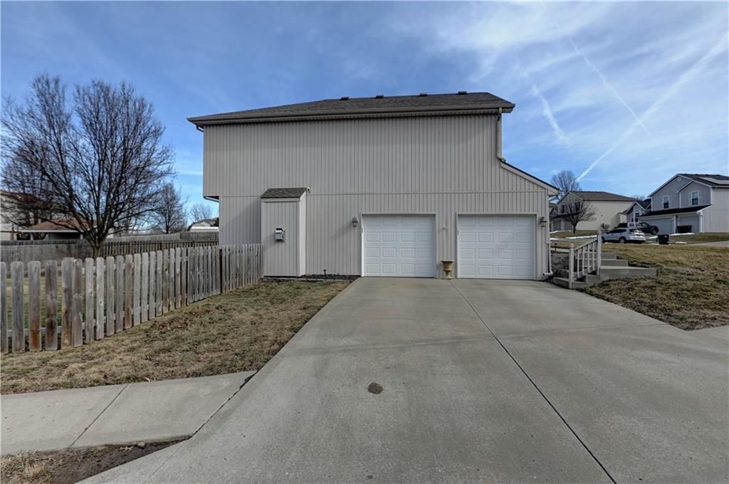 8716 N Paris Avenue — photo 63