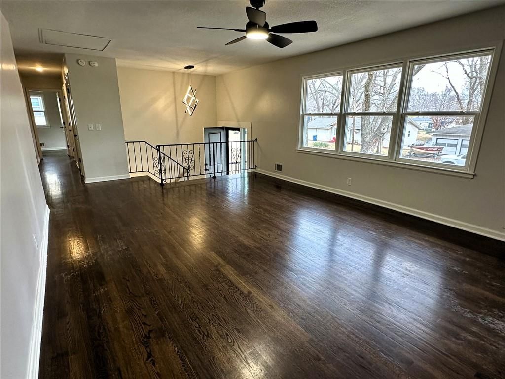406 Melrose Street — photo 15