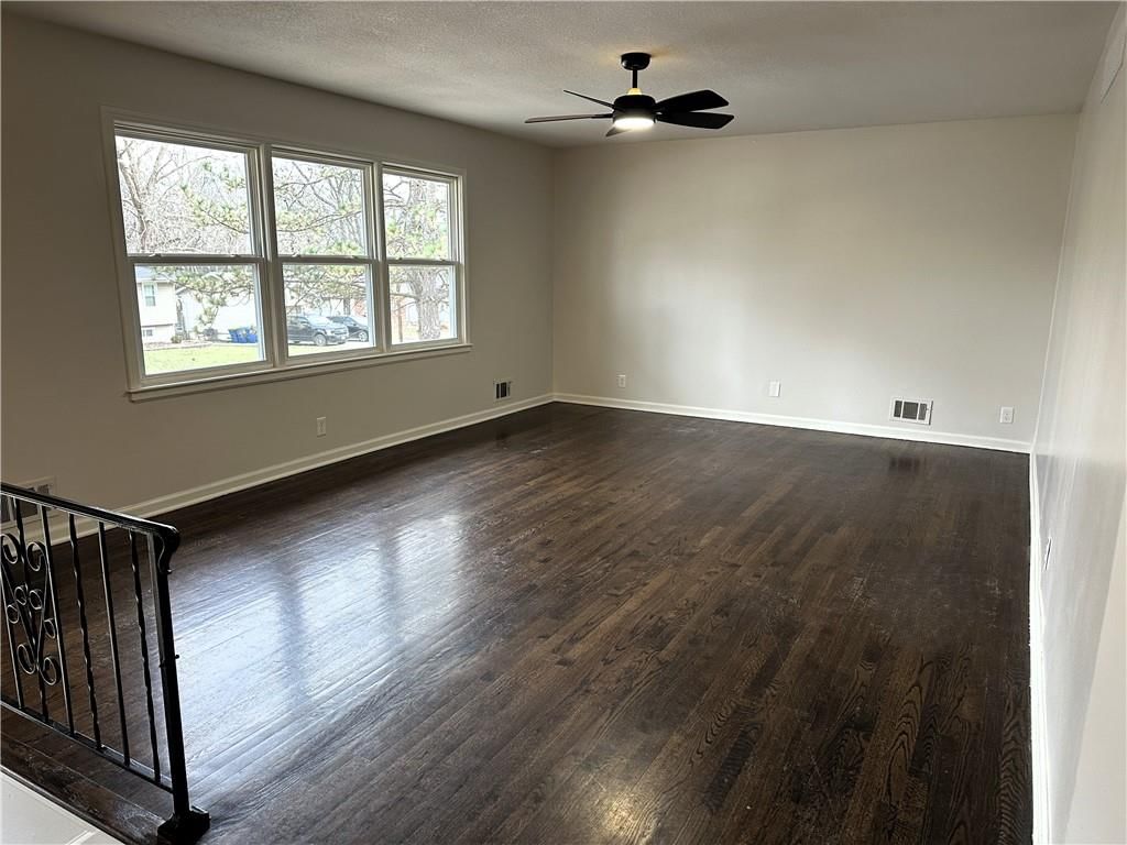 406 Melrose Street — photo 16