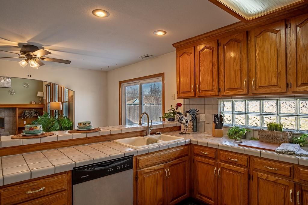 2407 S Harding Street — photo 26