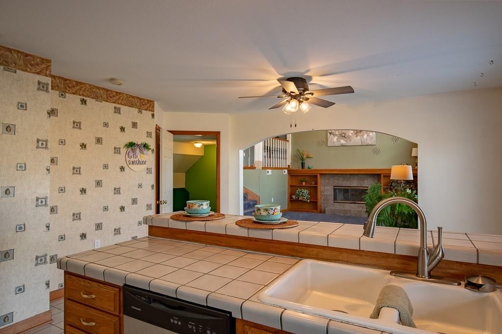 2407 S Harding Street — photo 28