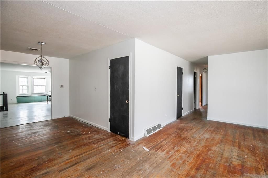 4001 NE 50th Street — photo 6