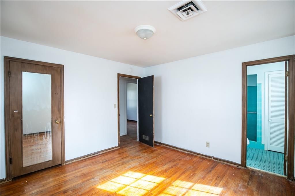 4001 NE 50th Street — photo 32