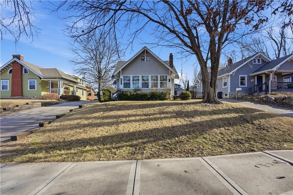 6325 Baltimore Avenue — photo 2