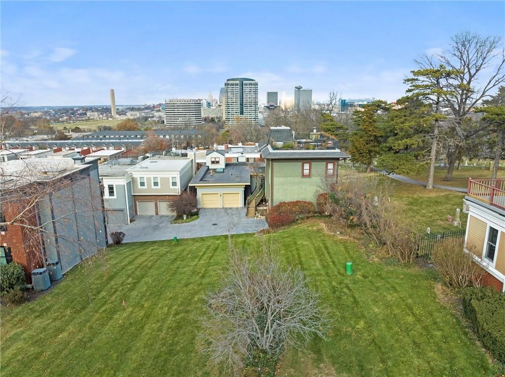 2949 Grand Avenue — photo 3
