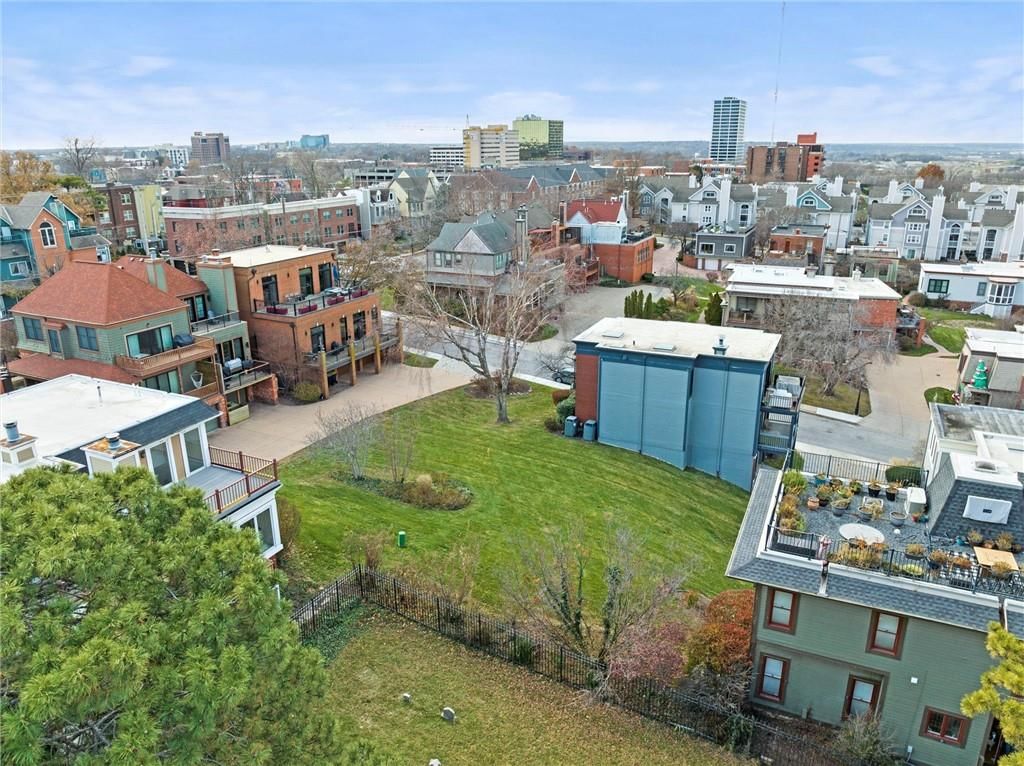 2949 Grand Avenue — photo 4