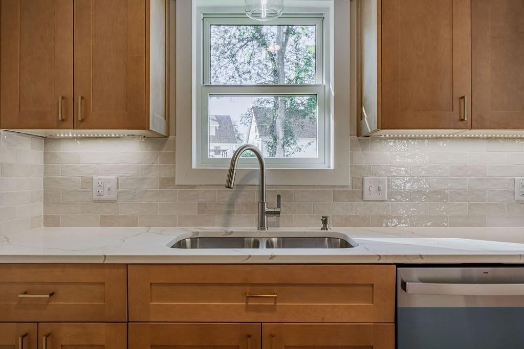 621 Monroe Street — photo 34