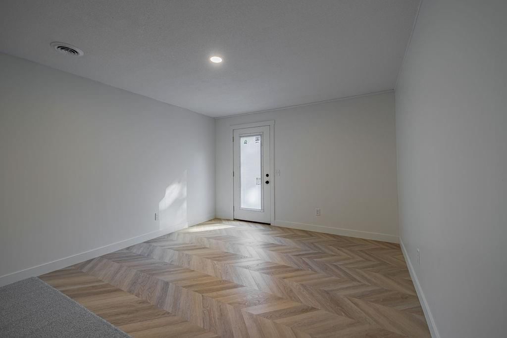 621 Monroe Street — photo 56