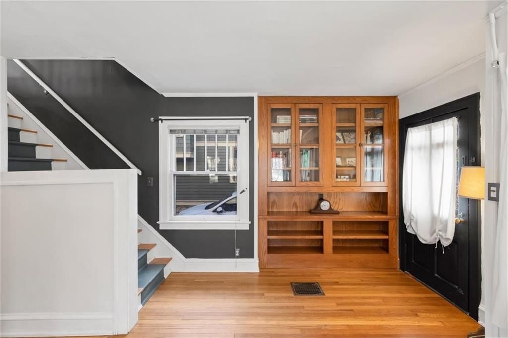 5701 Oak Street — photo 2