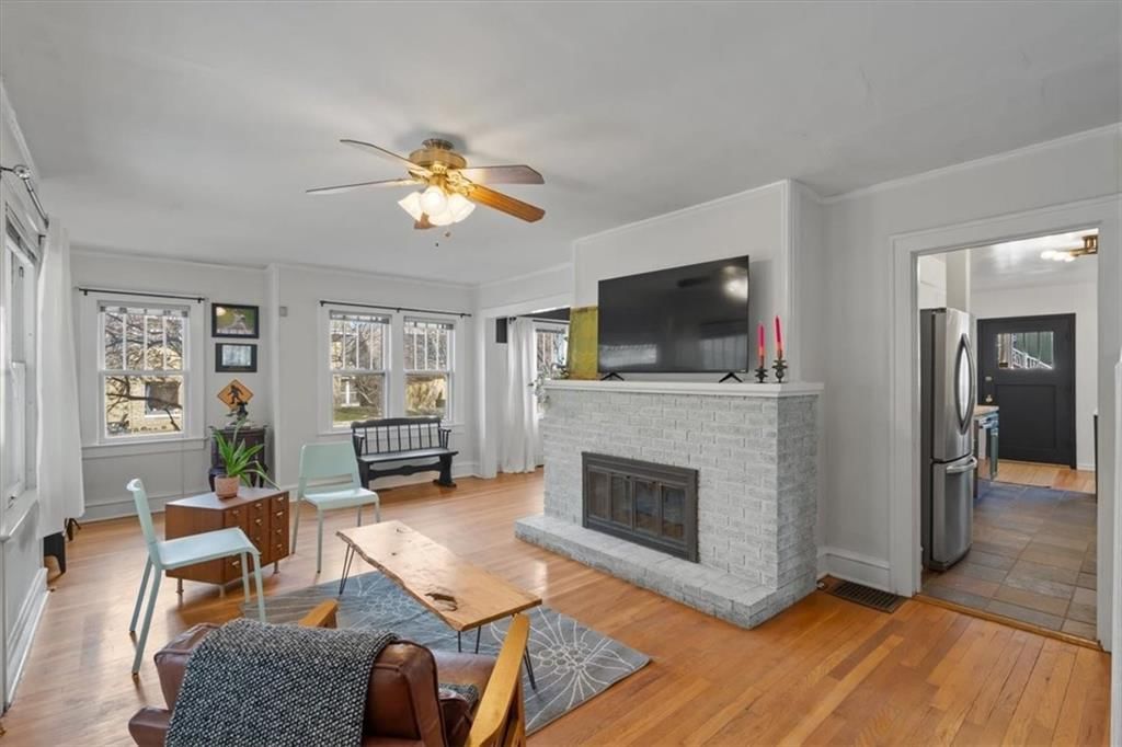 5701 Oak Street — photo 3