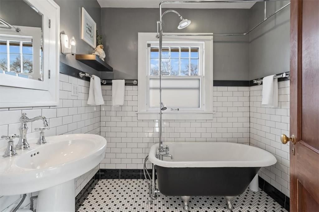 5701 Oak Street — photo 22
