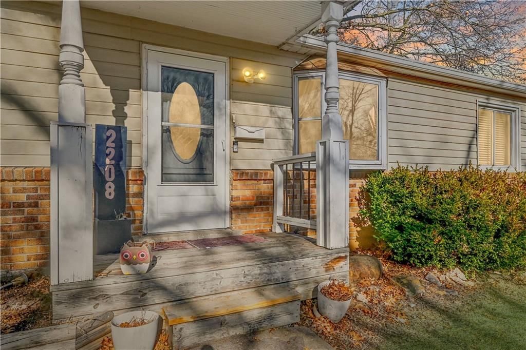 2208 NE 56th Terrace — photo 4