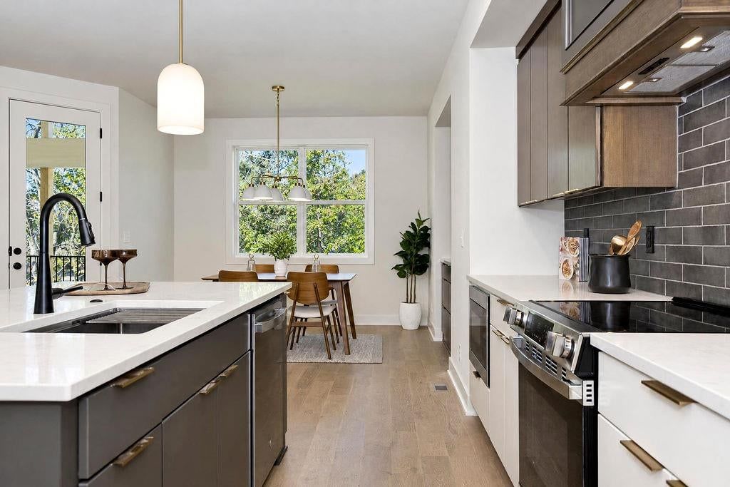 Photo 12 of 42 - 4218 NW 77th Terrace, Kansas City, MO 64151